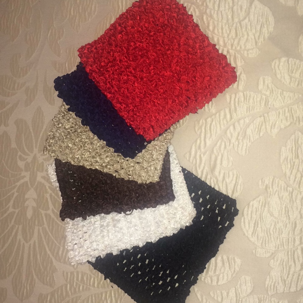 Super cute (6) Ladies elastic head bans.
